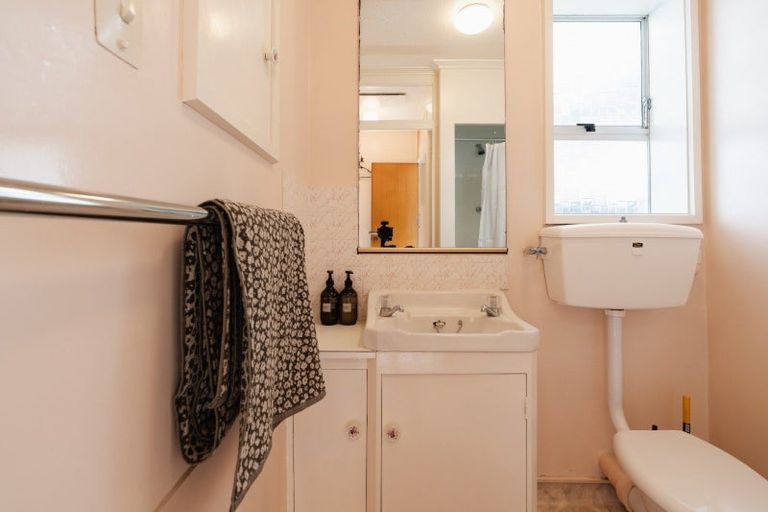 Photo of property in 43 Pioneer Crescent, Helensburgh, Dunedin, 9010