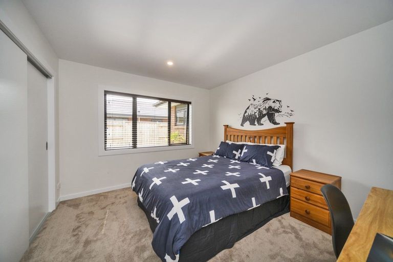 Photo of property in 27 Balrickard Way, Milson, Palmerston North, 4414