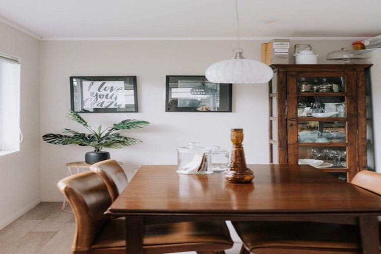 Photo of property in 32 Seaward Place, Wattle Downs, Auckland, 2103