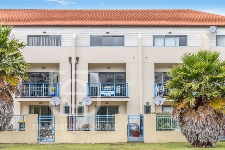 Photo of property in 30 Waterside Crescent, Gulf Harbour, Whangaparaoa, 0930