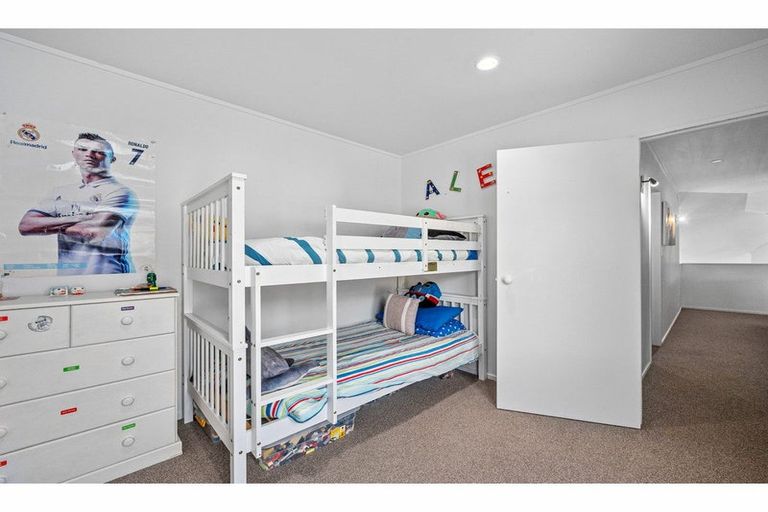 Photo of property in 29 Kate Sheppard Avenue, Torbay, Auckland, 0630