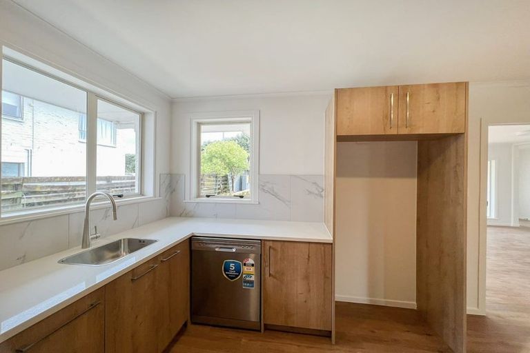 Photo of property in 26 Taharoto Road, Takapuna, Auckland, 0622