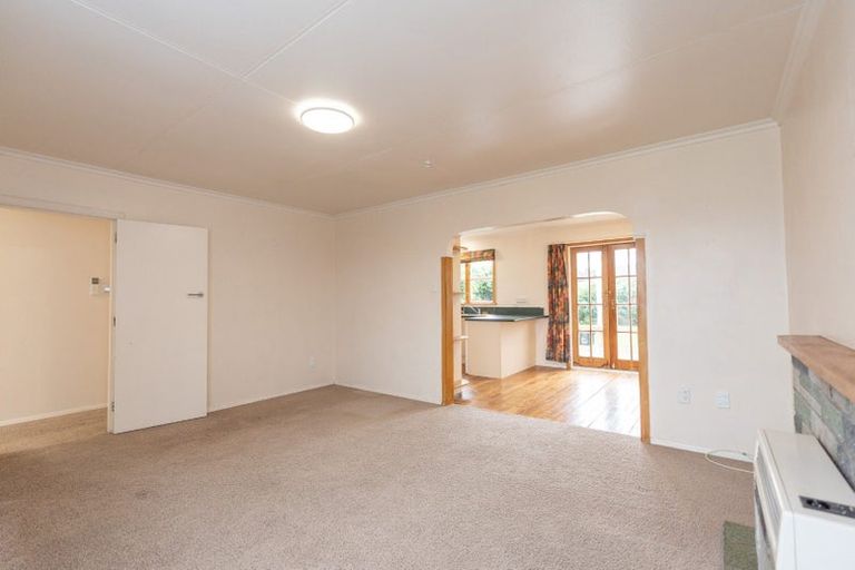 Photo of property in 27 Pembroke Street, Highbury, Palmerston North, 4412