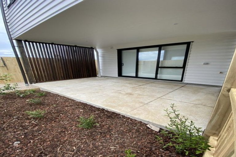 Photo of property in 2/5 Brandon Road, Glen Eden, Auckland, 0602