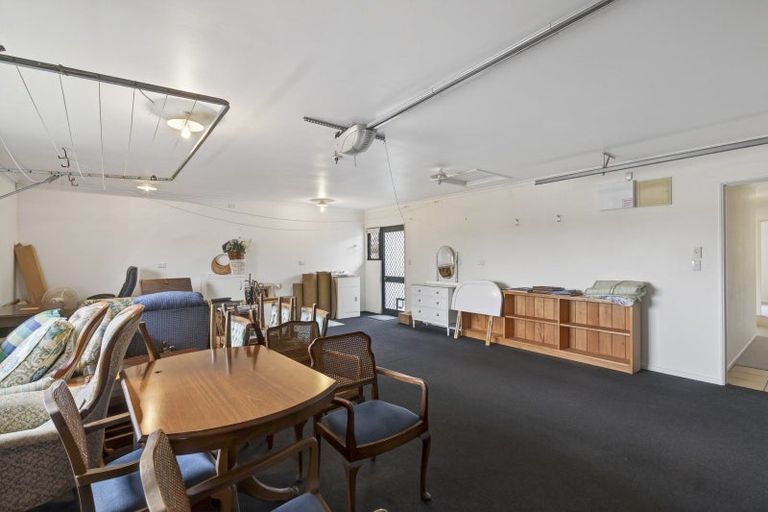 Photo of property in 15 Sandel Rise, Merrilands, New Plymouth, 4312