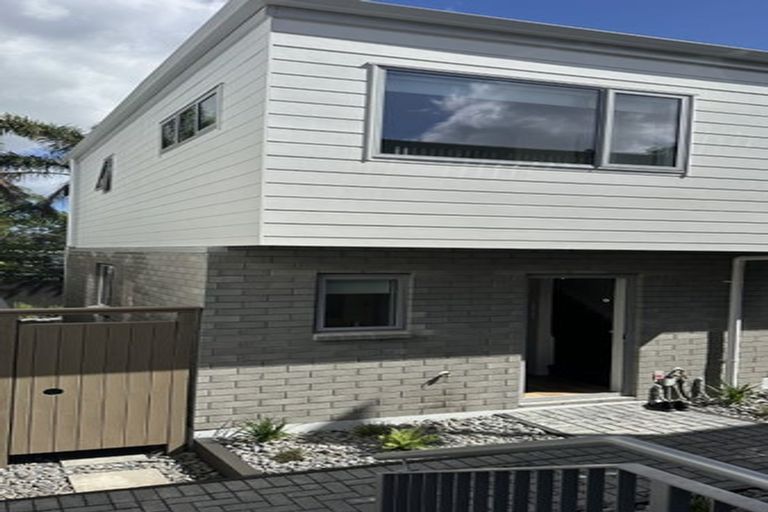 Photo of property in 3/15 Sea Vista Avenue, Beach Haven, Auckland, 0626