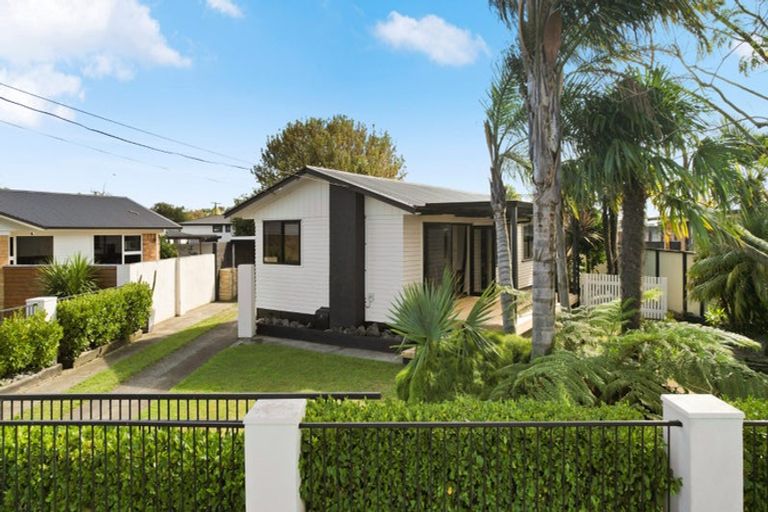 Photo of property in 42 English Street, St Andrews, Hamilton, 3200