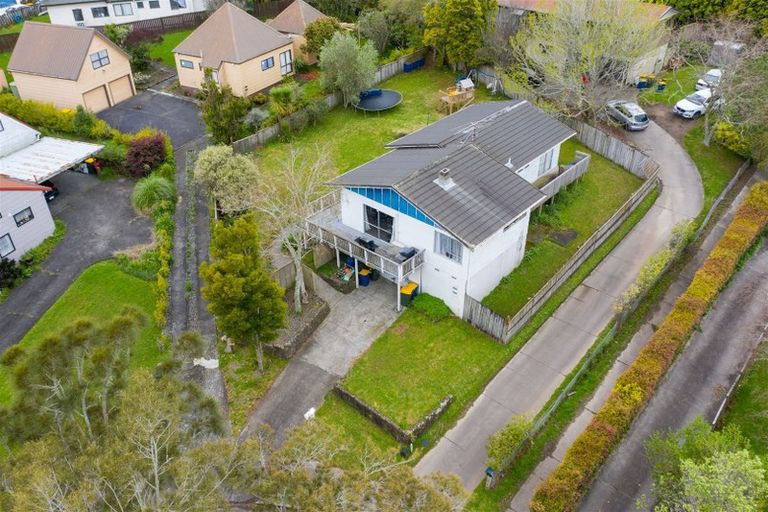 Photo of property in 20 Woodhouse Place, West Harbour, Auckland, 0618