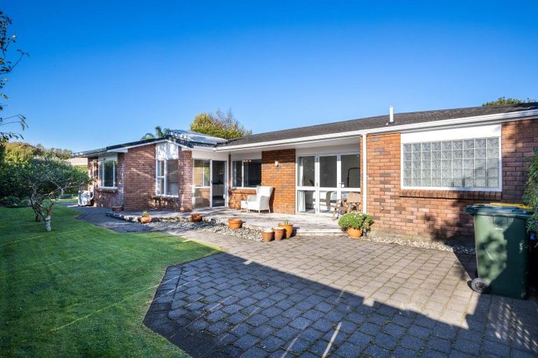 Photo of property in 3a Kinross Drive, Merrilands, New Plymouth, 4312