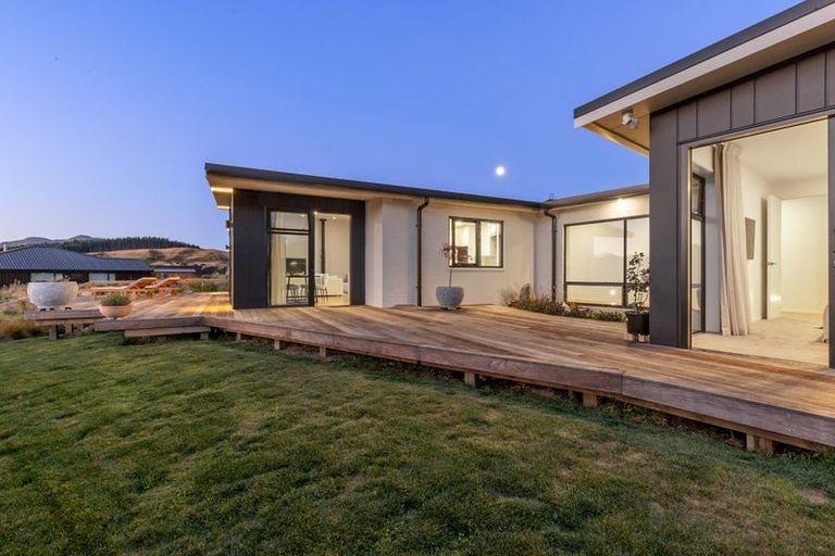 Photo of property in 41 Farrant Drive, Wanaka, 9305