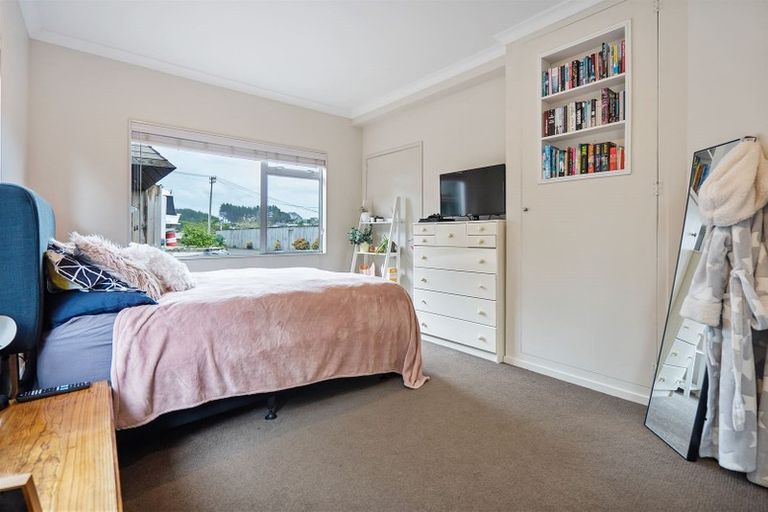 Photo of property in 3 Gurnard Road, Stillwater, Silverdale, 0993