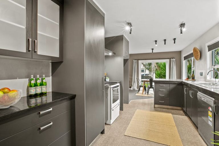 Photo of property in 9 Thames Street, Welbourn, New Plymouth, 4310