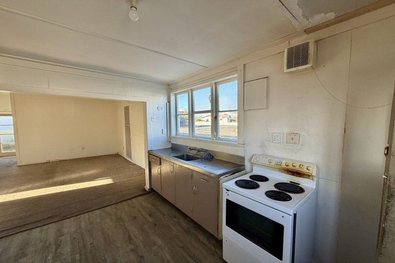 Photo of property in 12 Christian Street, Dannevirke, 4930