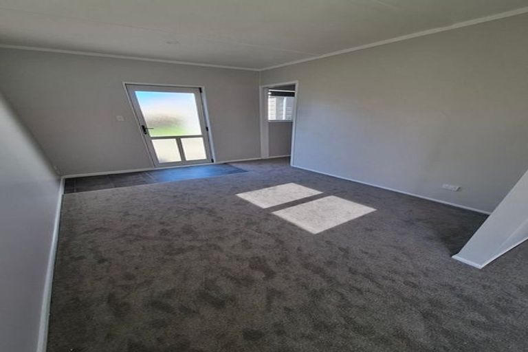 Photo of property in 69 Maplesden Drive, Clendon Park, Auckland, 2103
