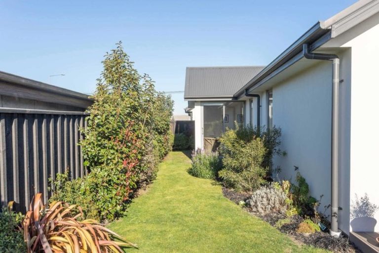Photo of property in 17 Waterstock Way, Parklands, Christchurch, 8083