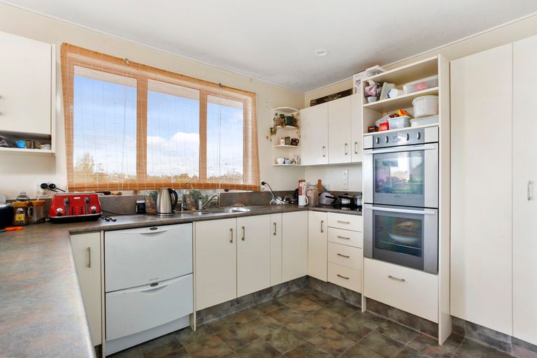 Photo of property in 6 Glass Road, Mount Roskill, Auckland, 1041