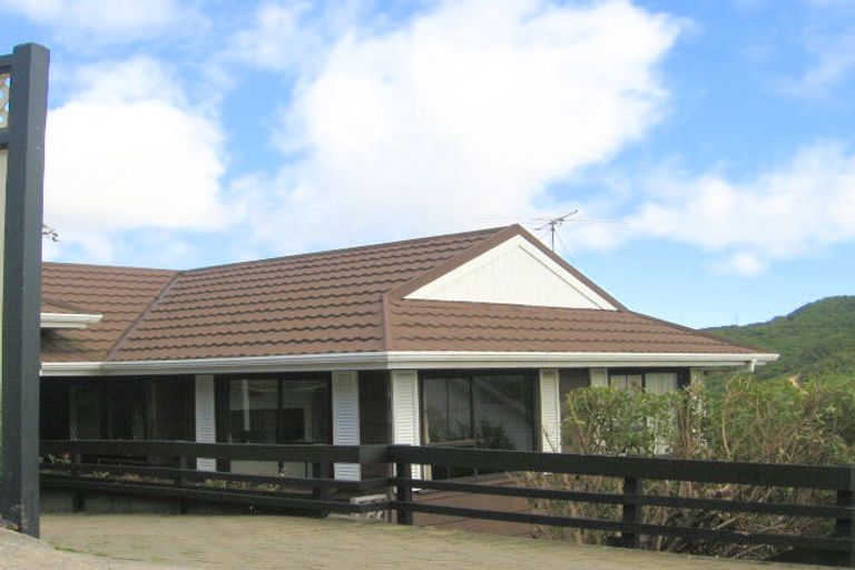 Photo of property in 50 Woodhouse Avenue, Karori, Wellington, 6012