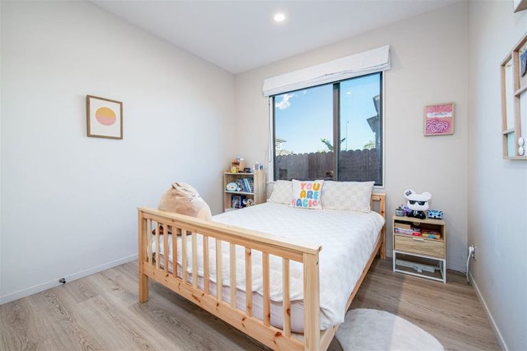 Photo of property in 3 Stow Place, Henderson, Auckland, 0612