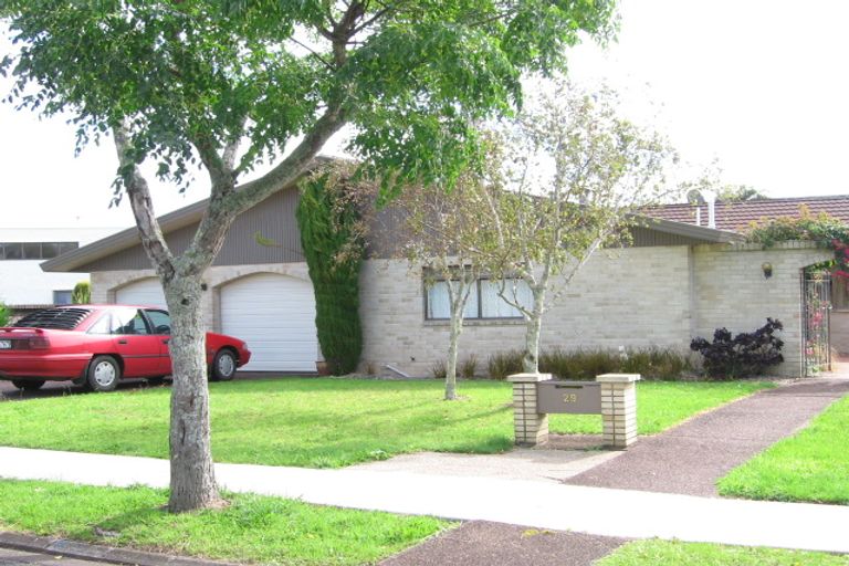 Photo of property in 29 Clyside Avenue, Half Moon Bay, Auckland, 2012