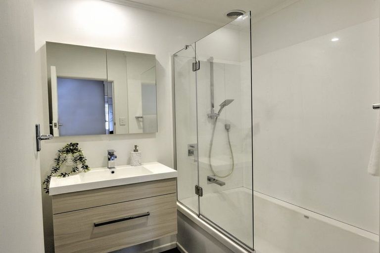 Photo of property in 37 Brandon Street, Featherston, 5710