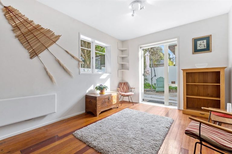 Photo of property in 1/22 Tiri Road, Milford, Auckland, 0620