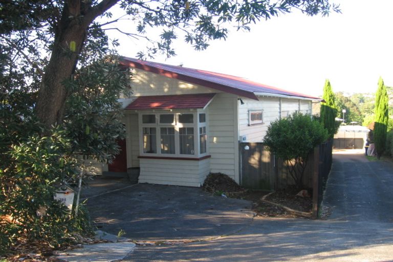 Photo of property in 1/284 Wairau Road, Glenfield, Auckland, 0629