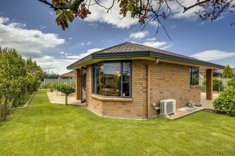 Photo of property in 2 Chelsea Drive, Taradale, Napier, 4112