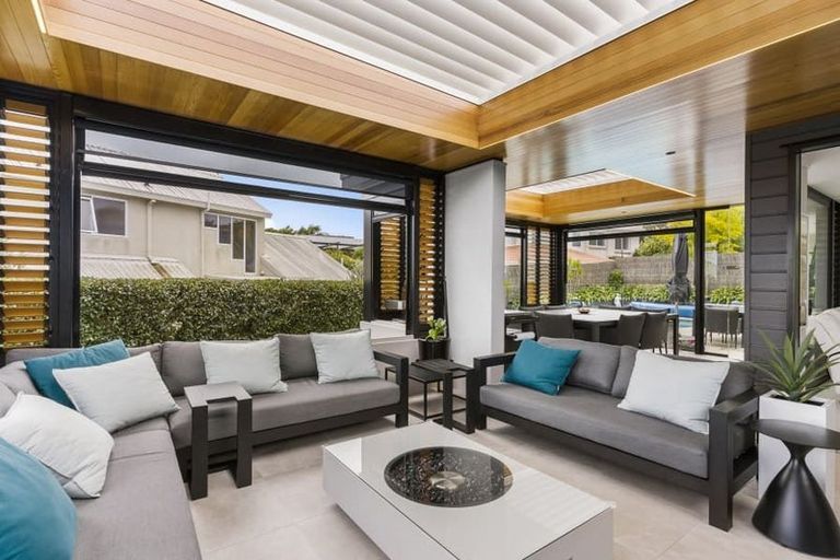 Photo of property in 29 Wiltshire Place, Somerville, Auckland, 2014