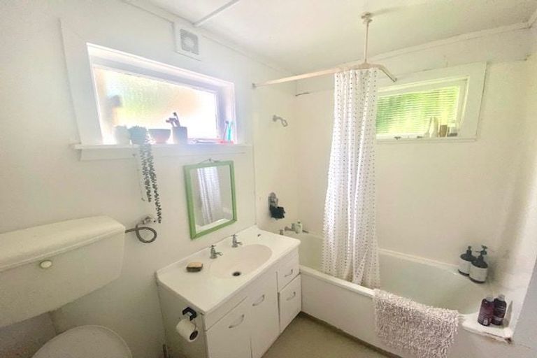 Photo of property in 9b Hadfield Terrace, Kelburn, Wellington, 6012