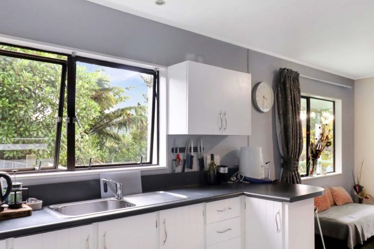 Photo of property in 23b Kennedy Grove, Stokes Valley, Lower Hutt, 5019