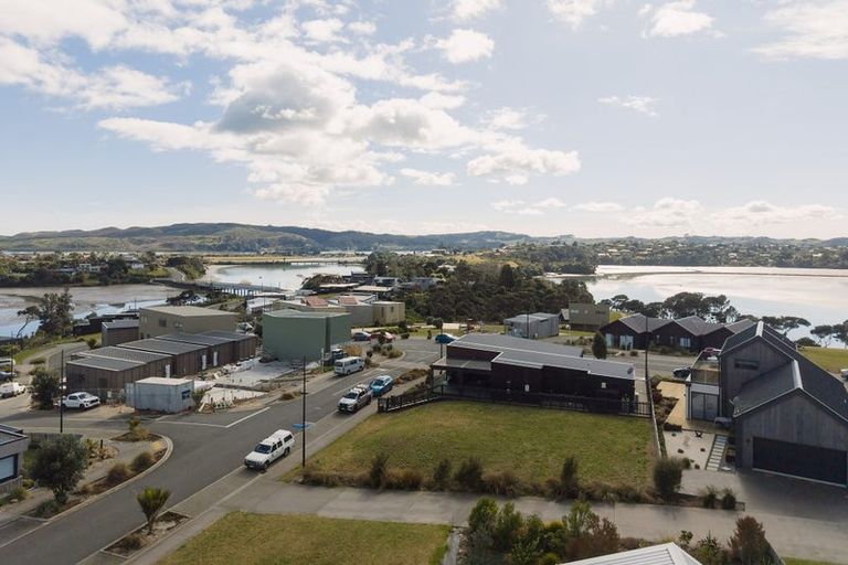 Photo of property in 3 Omahina Street, Raglan, 3225