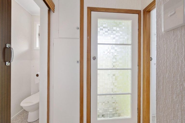 Photo of property in 2/4 Severn Place, Spotswood, New Plymouth, 4310