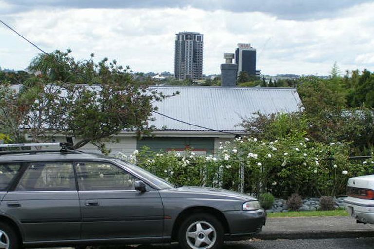 Photo of property in 1/21a Norman Road, Hauraki, Auckland, 0622