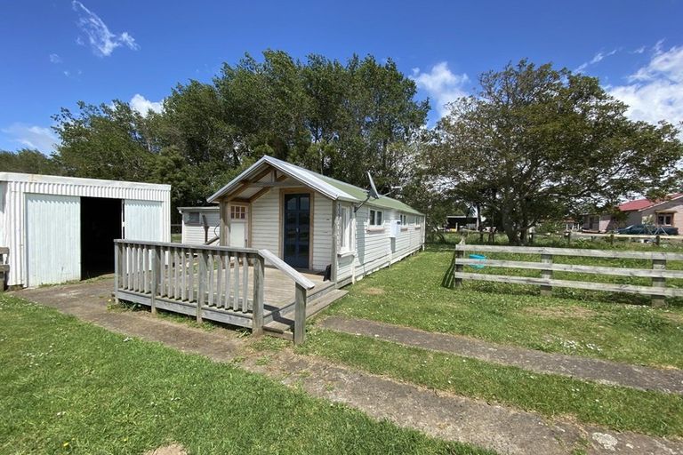 Photo of property in 27 Park Lane, Kaponga, Hawera, 4679