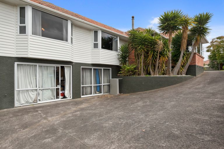 Photo of property in 6 Glass Road, Mount Roskill, Auckland, 1041