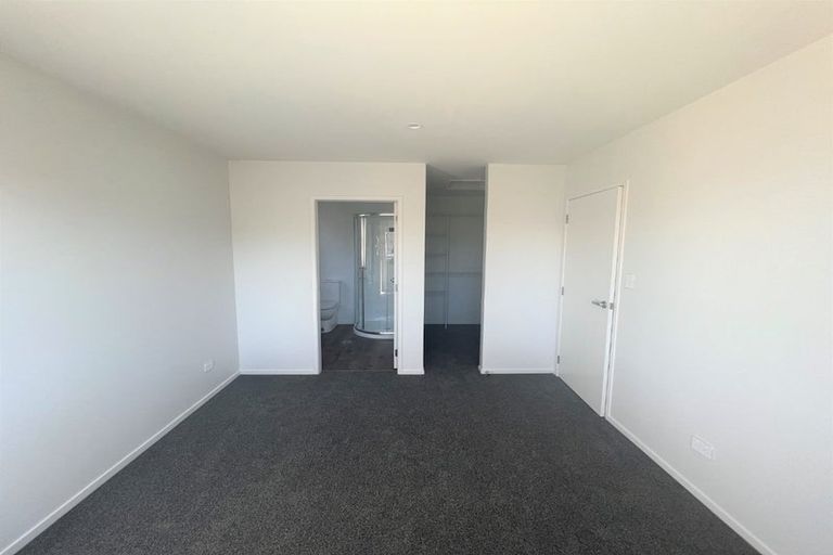 Photo of property in 5 Selkirk Lane, Hamilton Lake, Hamilton, 3204