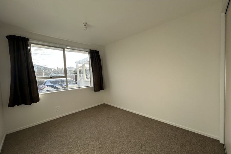 Photo of property in 2/202 Sawyers Arms Road, Bishopdale, Christchurch, 8053