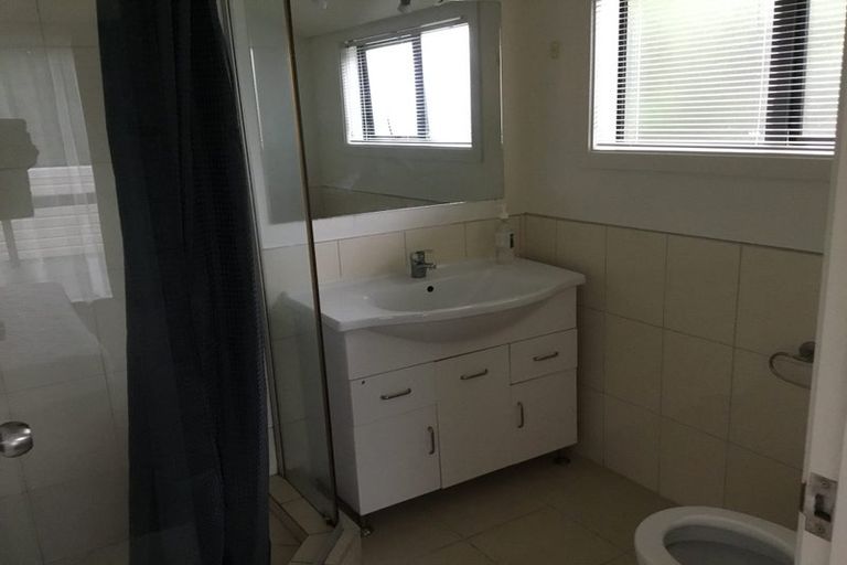 Photo of property in 8c Schnapper Rock Road, Schnapper Rock, Auckland, 0632