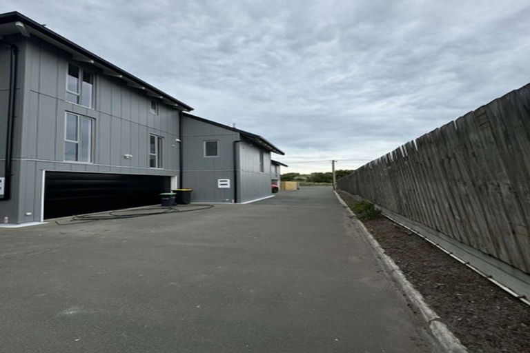 Photo of property in 3/246 Marine Parade, New Brighton, Christchurch, 8061