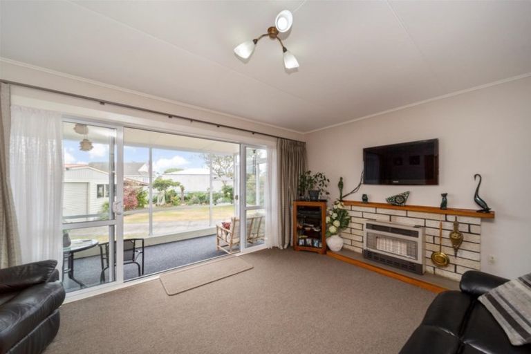Photo of property in 52a Dixon Avenue, Hawera, 4610