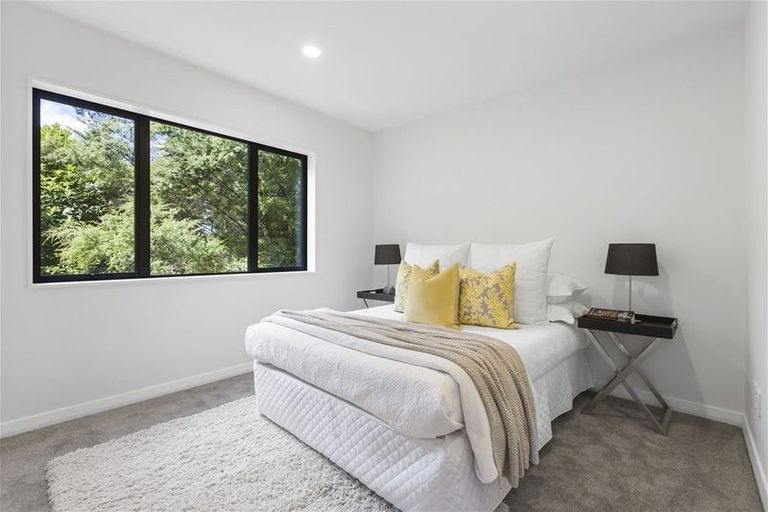 Photo of property in 24 Lorikeet Place, Unsworth Heights, Auckland, 0632