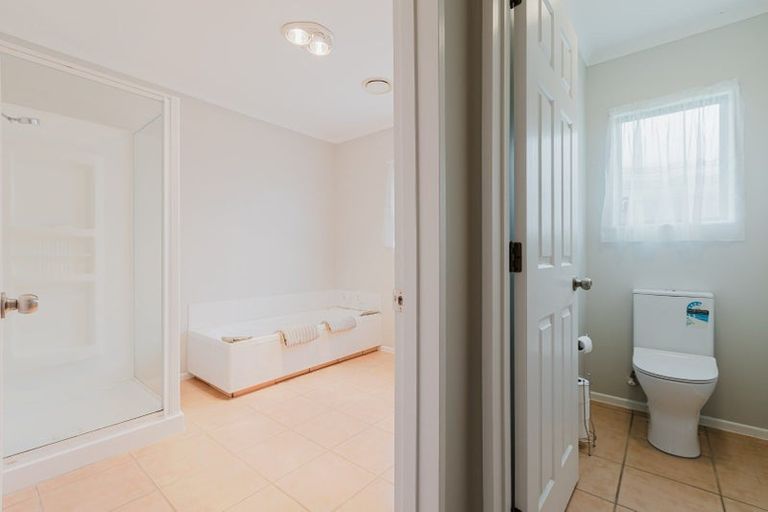 Photo of property in 28 Royal Oak Drive, Kelvin Grove, Palmerston North, 4414