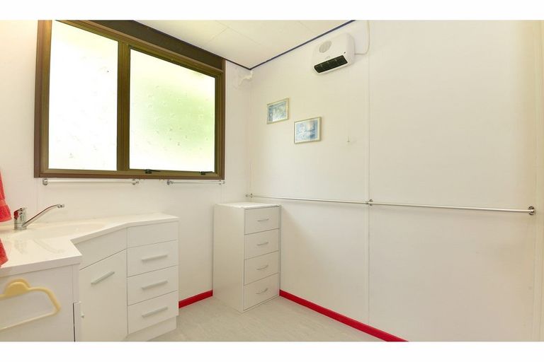 Photo of property in 16 Bay Vista Drive, Red Beach, 0932