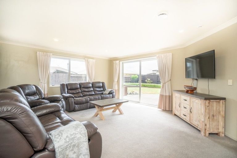 Photo of property in 34 Branigan Parade, Kelvin Grove, Palmerston North, 4414
