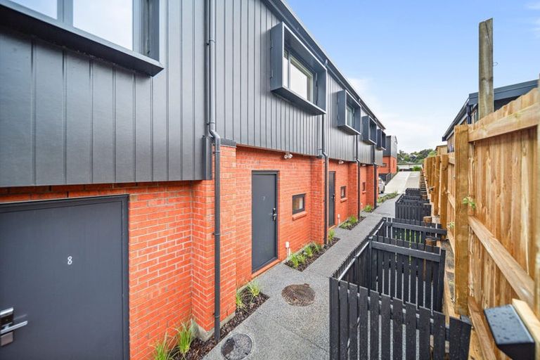 Photo of property in 7/97 Atkinson Road, Titirangi, Auckland, 0604