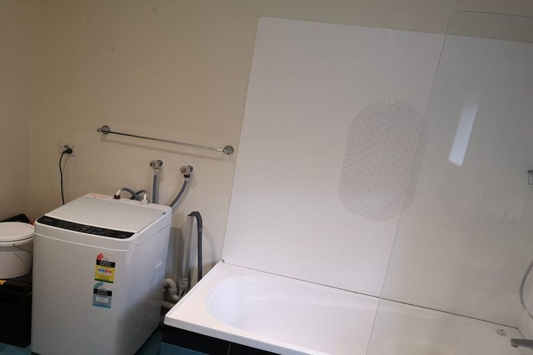 Photo of property in 136 West Harbour Drive, West Harbour, Auckland, 0618