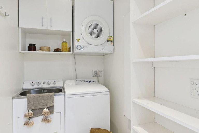 Photo of property in 15/22 Oriental Terrace, Oriental Bay, Wellington, 6011