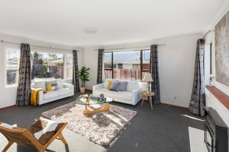 Photo of property in 11 Eglinton Street, Avondale, Christchurch, 8061