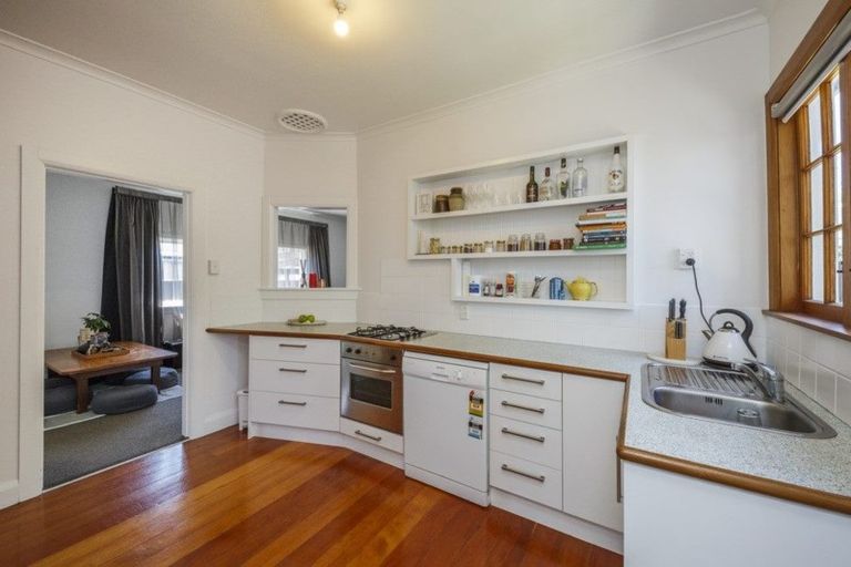 Photo of property in 5a Guy Avenue, Takaro, Palmerston North, 4410