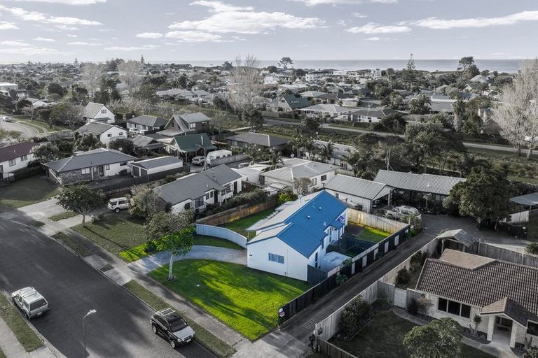 Photo of property in 9 Emery Place, Papamoa Beach, Papamoa, 3118